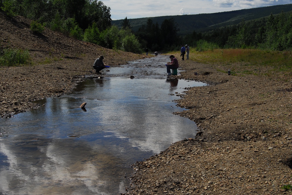 GoldPanning.jpg