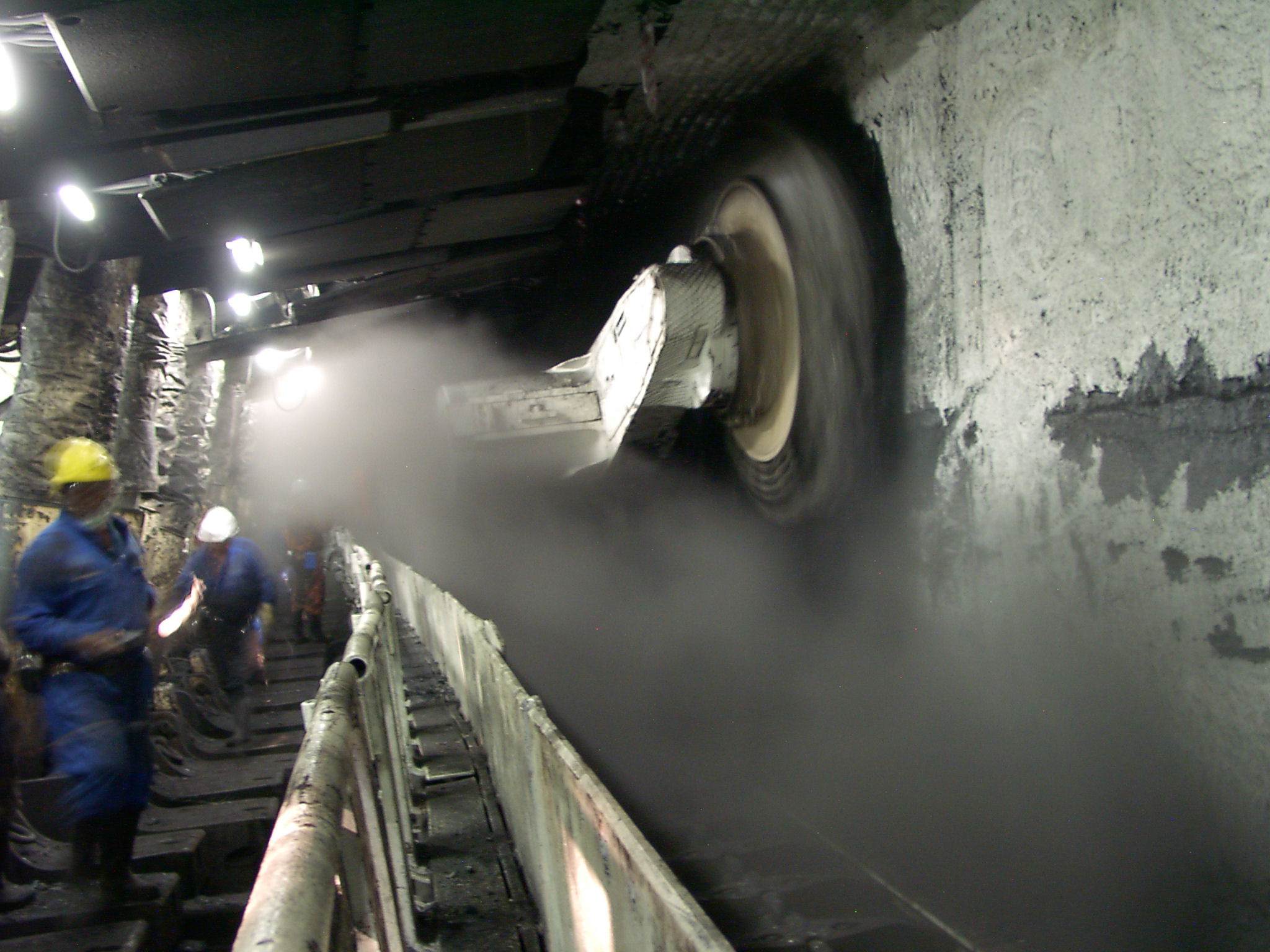 How Industrial Dust Forms and Accumulates